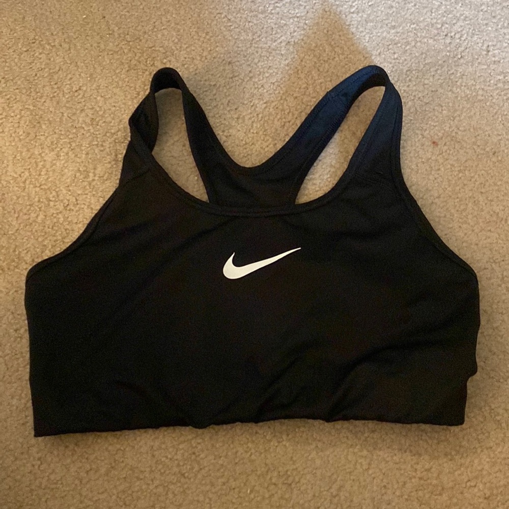 Black nike sports bra